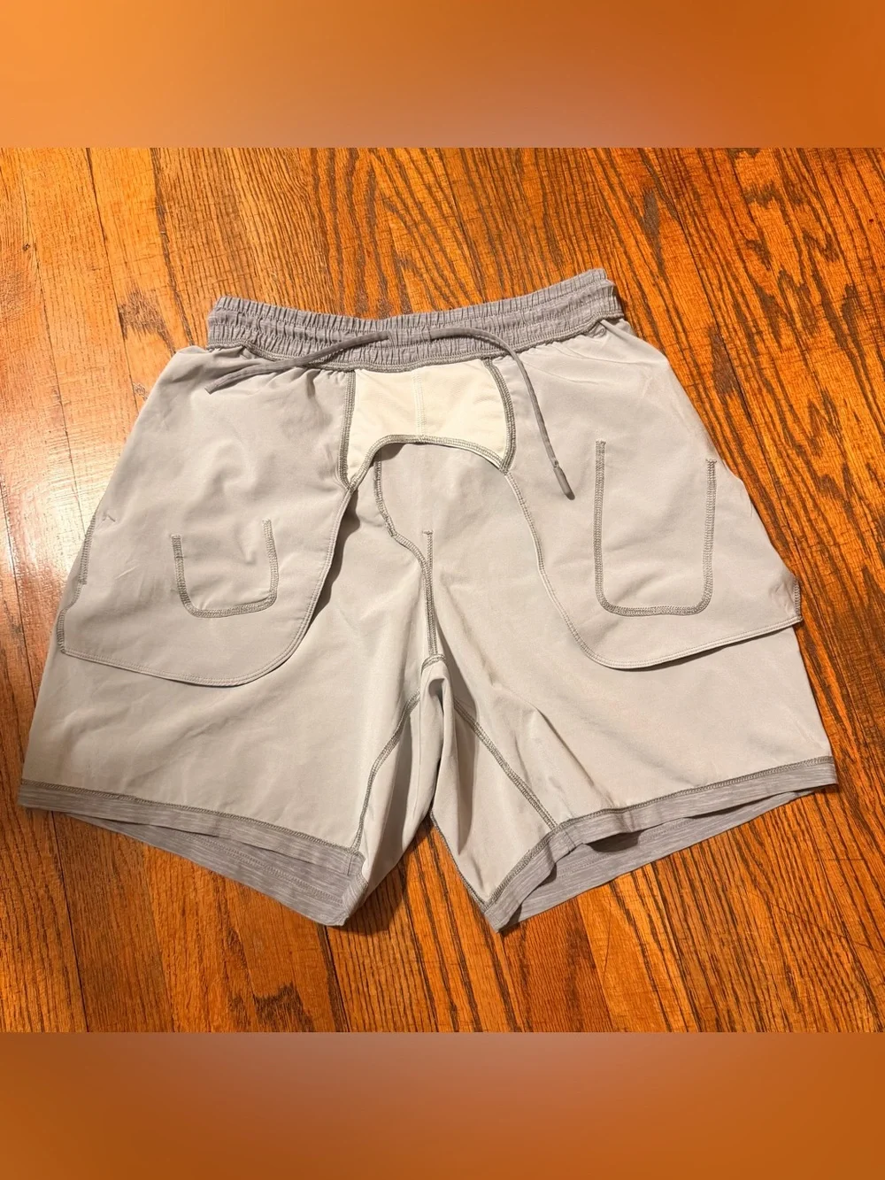 Lululemon Men's Small Athletic Lined Shorts Pace Breaker Light Gray 7” Inseam